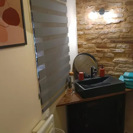 La Lauze Et L'anguille B&B