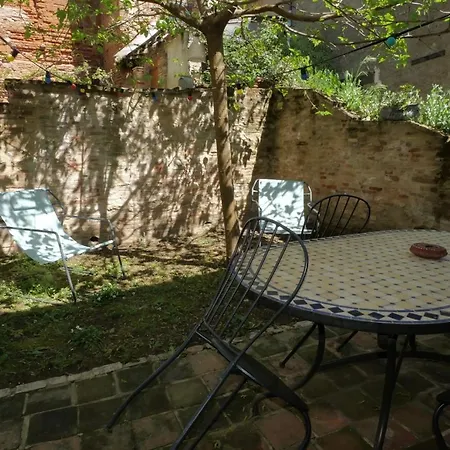 La Lauze Et L'anguille 3*