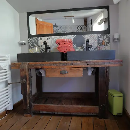 B&B La Lauze Et L'anguille