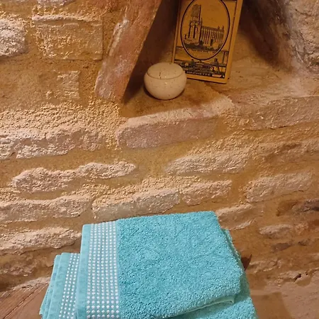 La Lauze Et L'anguille *