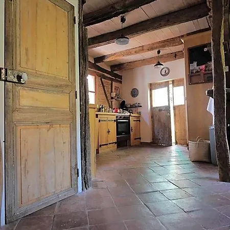 Couette-café La Lauze Et L'anguille 3*